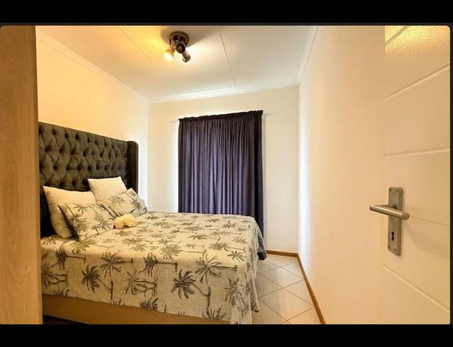 2 BEDROOM APARTMENT FOR SALE IN HEUWELOORD